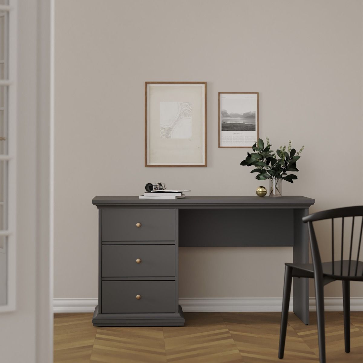 Paris Desk