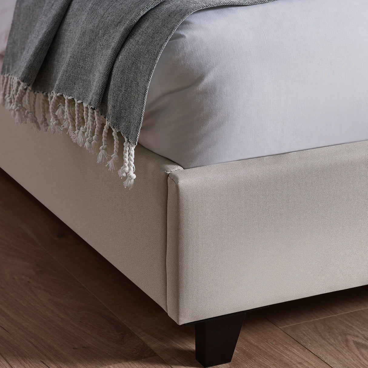 Aylen Bed