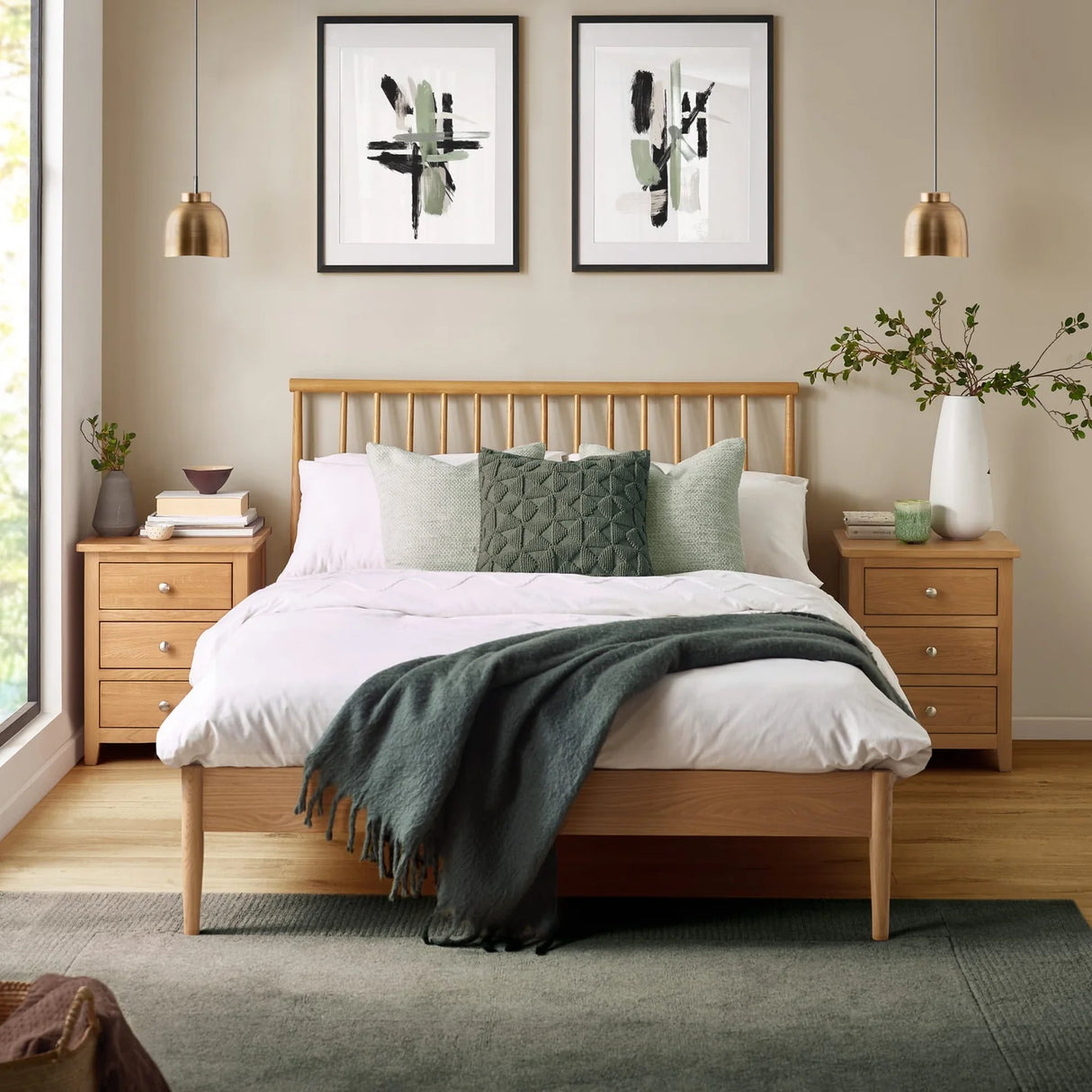 Belton Spindle Bed