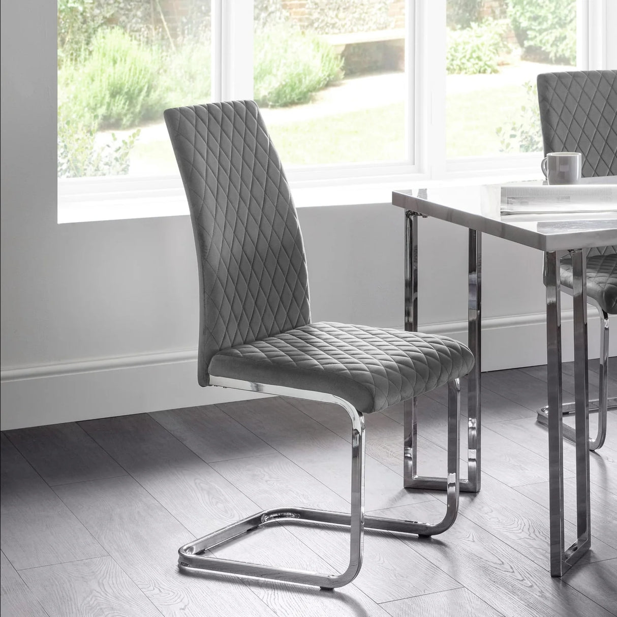 Calabria Cantilever Chairs (Set of 4)