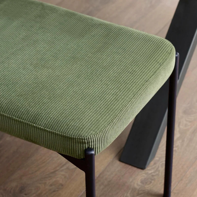 Leonie Bench