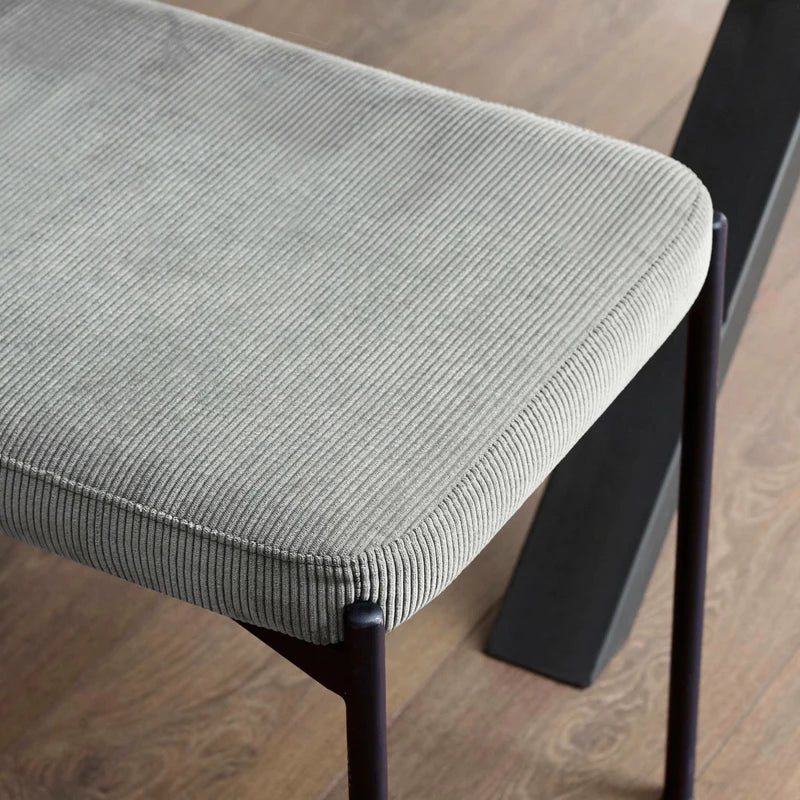 Leonie Bench