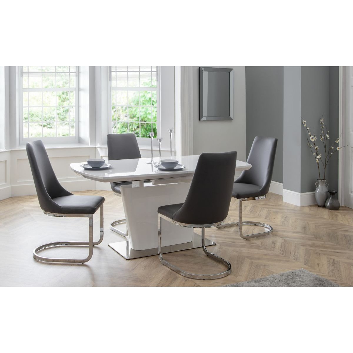 Como Extending Dining Table