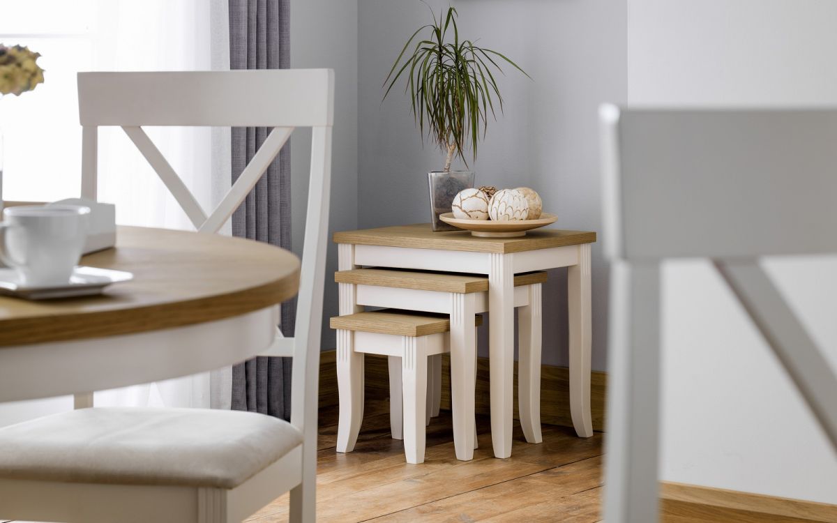 Davenport Round Pedestal Dining Set