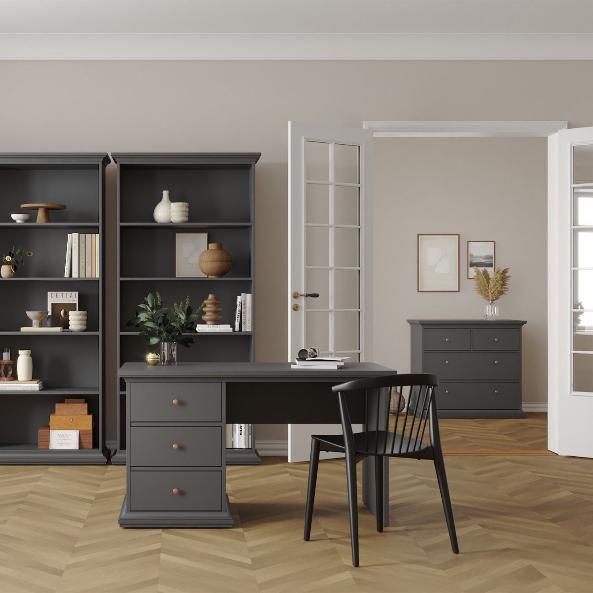 Paris Desk