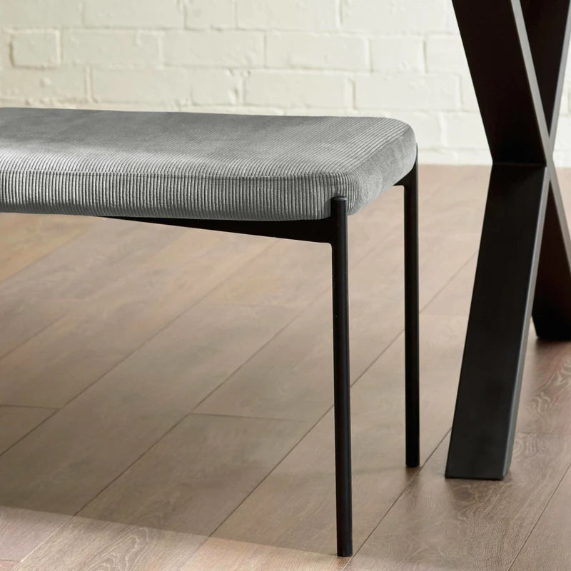 Leonie Bench