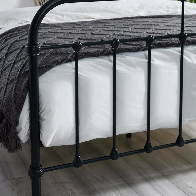 Logan Bed