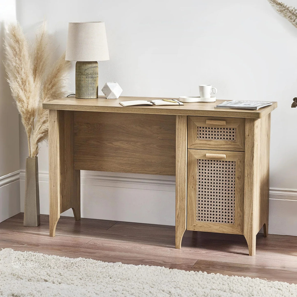 Sydney Desk