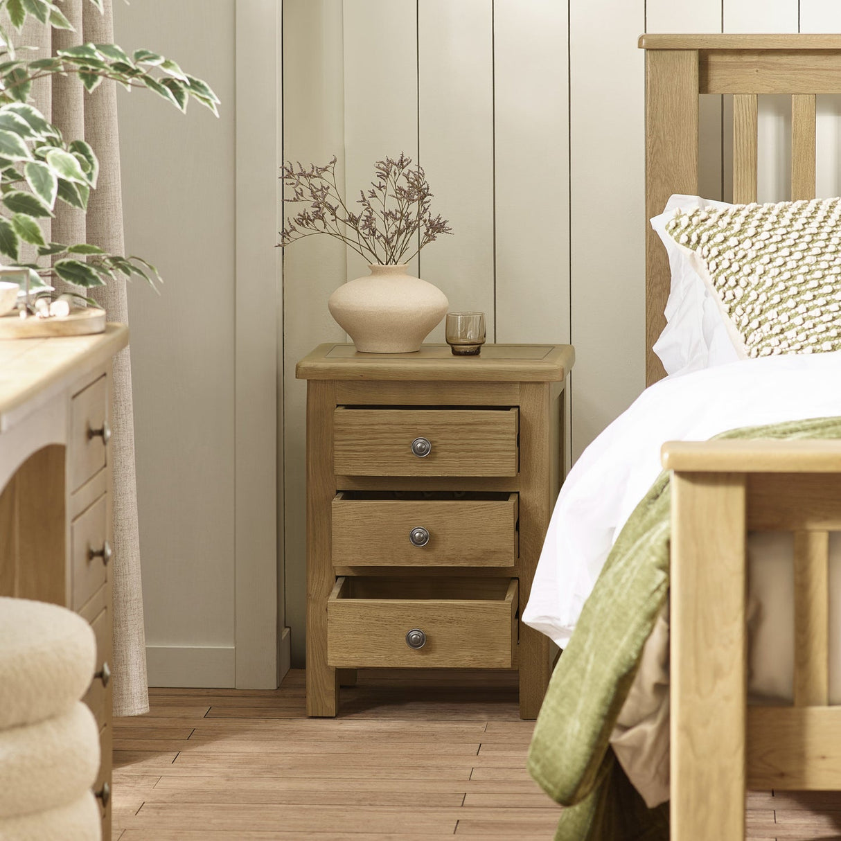 Windsor 3 Drawer Bedside